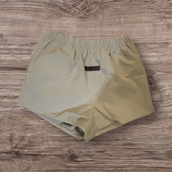 Essentials Fear Of God Shorts- Men's Small - Picture 1 of 9